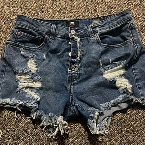 Brand: i&m black label size: large 4 button detail, no worries easy to button!